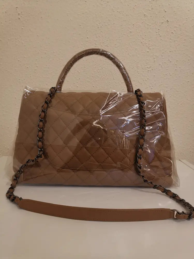 Chanel Coco Handle Medium Caviar Caramel Rthw #21 Crossbody Bag