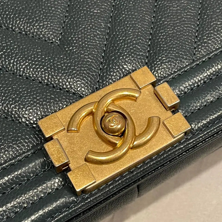 Chanel New Mediun Chevron In Navy Blue With Caviar Leather #25 Crossbody Bag