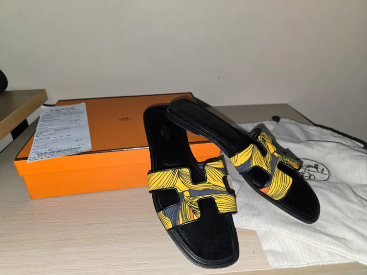 Hermes Printed Satin Oran Slides Black/Yellow Size 38 2017 Shoes