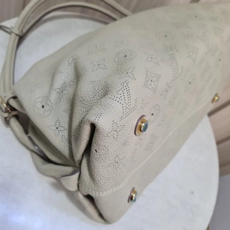 Louis Vuitton Mahina Galatea Mm Hand Bag