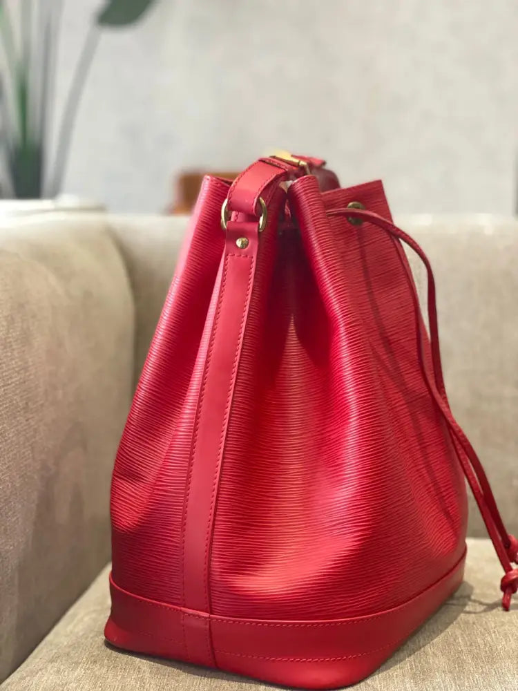 Vintage Epi Noe Gm Bucket Bag Red Crossbody