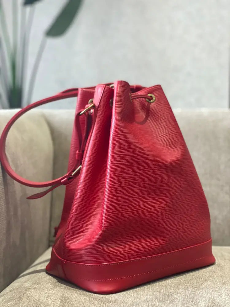 Vintage Epi Noe Gm Bucket Bag Red Crossbody