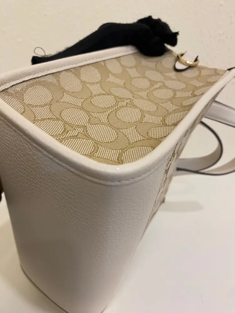 Coach Dempsey Tote White 2024 Crossbody Bag