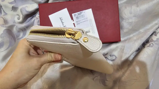 Ferragamo Gancini Long Wallet Zipper 2023