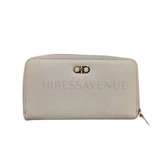 Ferragamo Gancini Long Wallet Zipper 2023