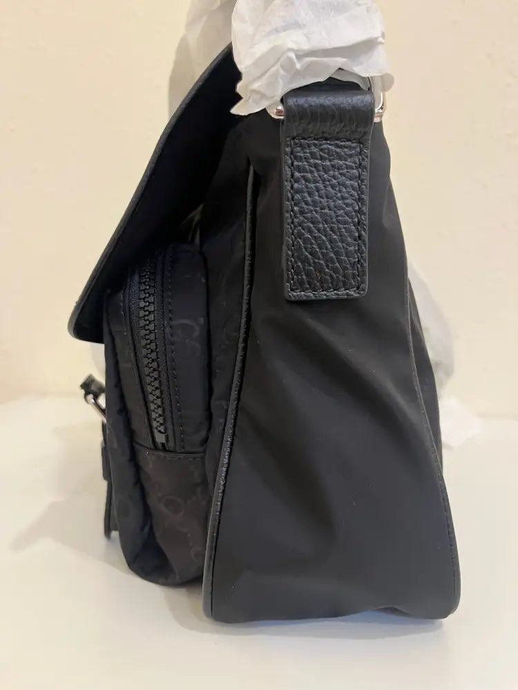 Gucci Flap Messenger Nylon Gg Sling Bag Black Crossbody