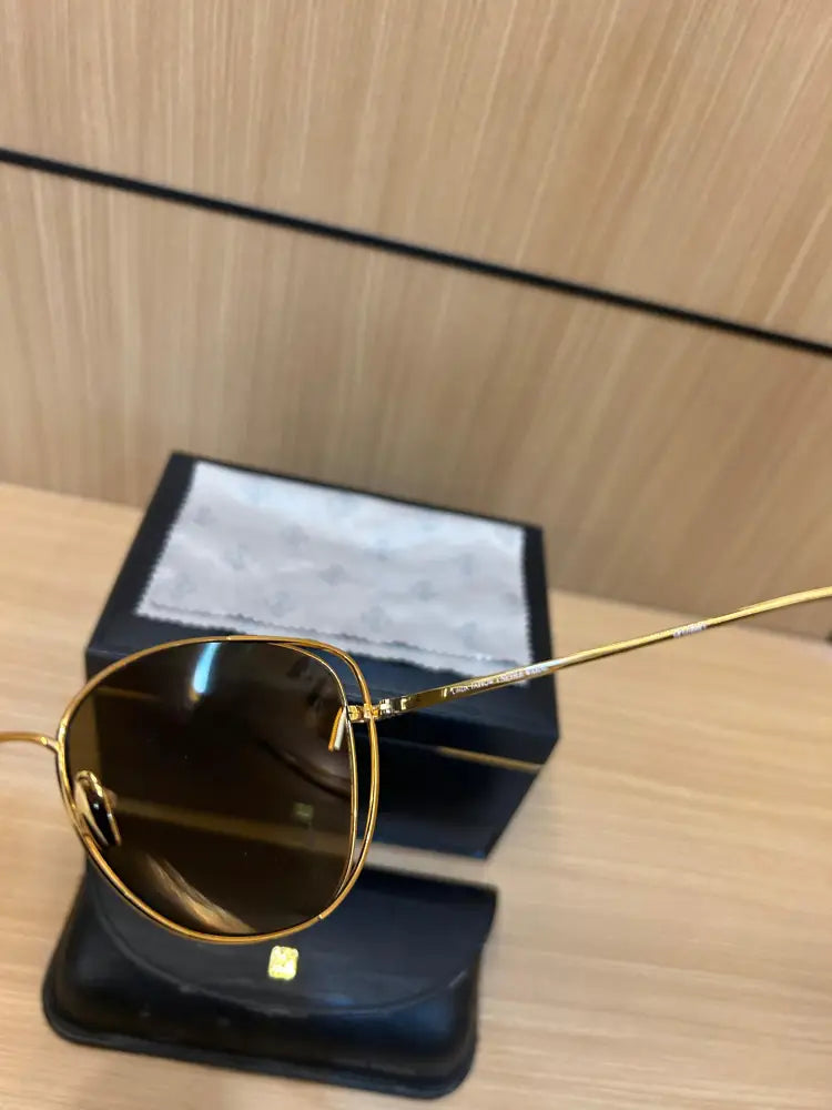 Linda Farrow Dinah Cat Eye Sunglasses In Yellow Gold