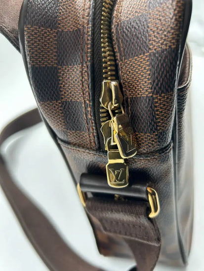 Louis Vuitton Shelton Mm Damier Ebene 2012 Crossbody Bag